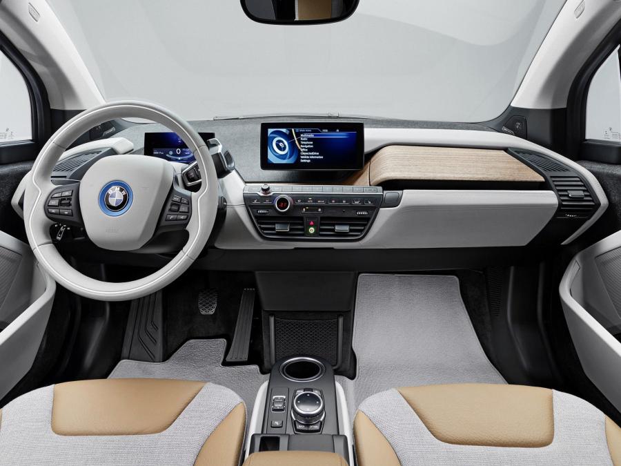  BMW i3 2014 года  (фото 18 из 240)